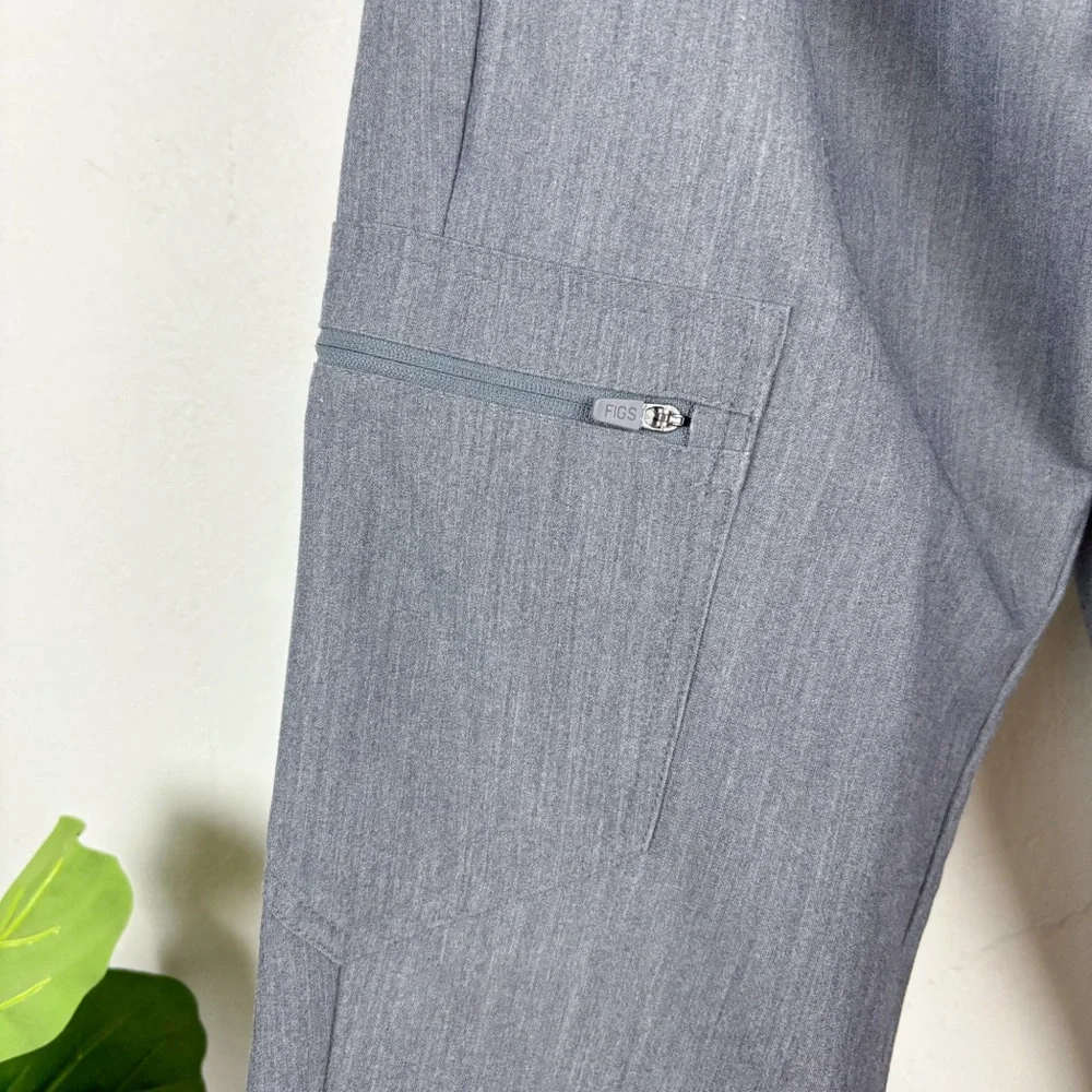 NWOT Figs Zamora 2.0 Gray Graphite Jogger Scrub Pants Sz S/P - Picture 8 of 9